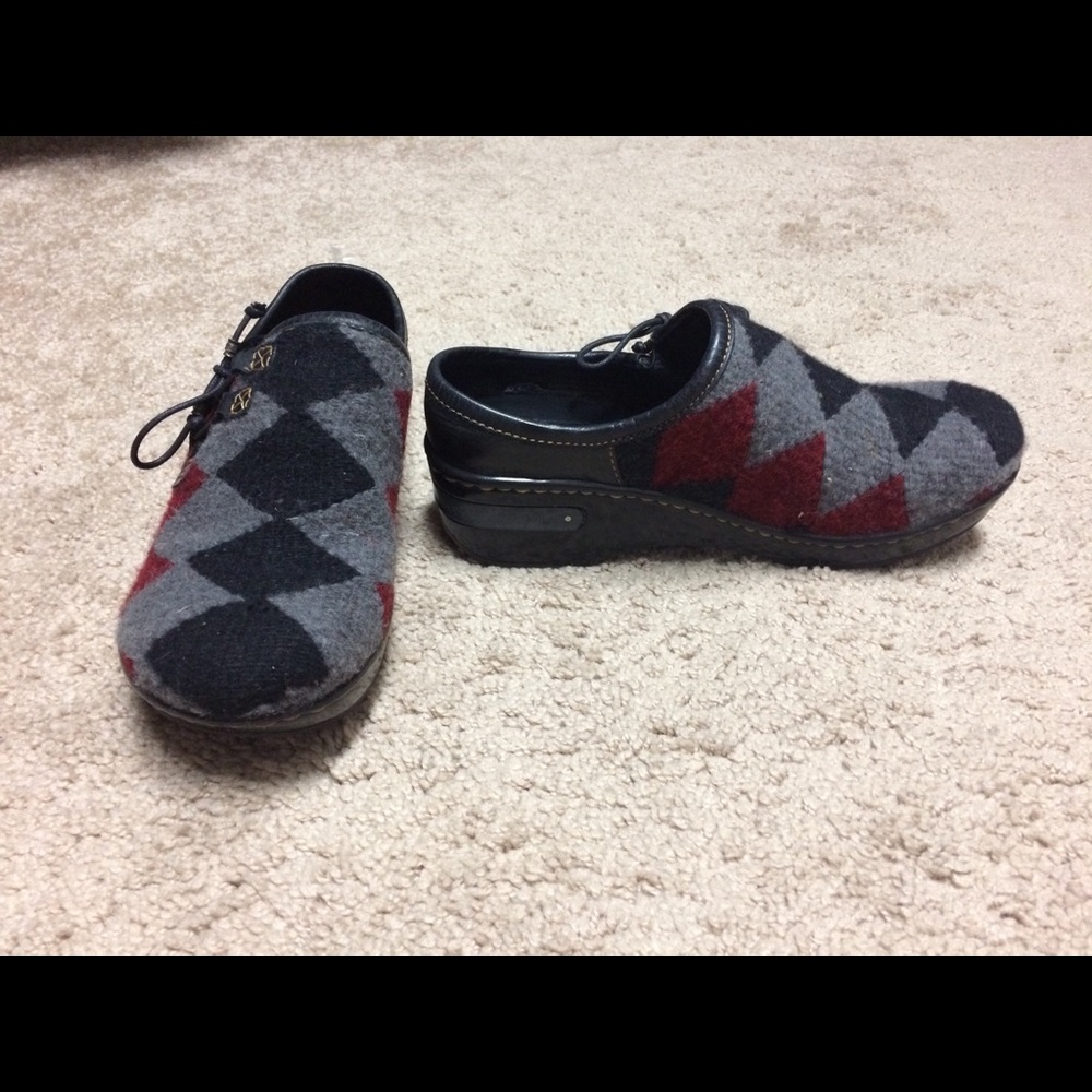 Born clogs